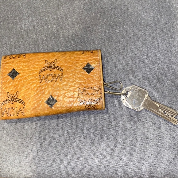 MCM Key Holder - Picture 5 of 8